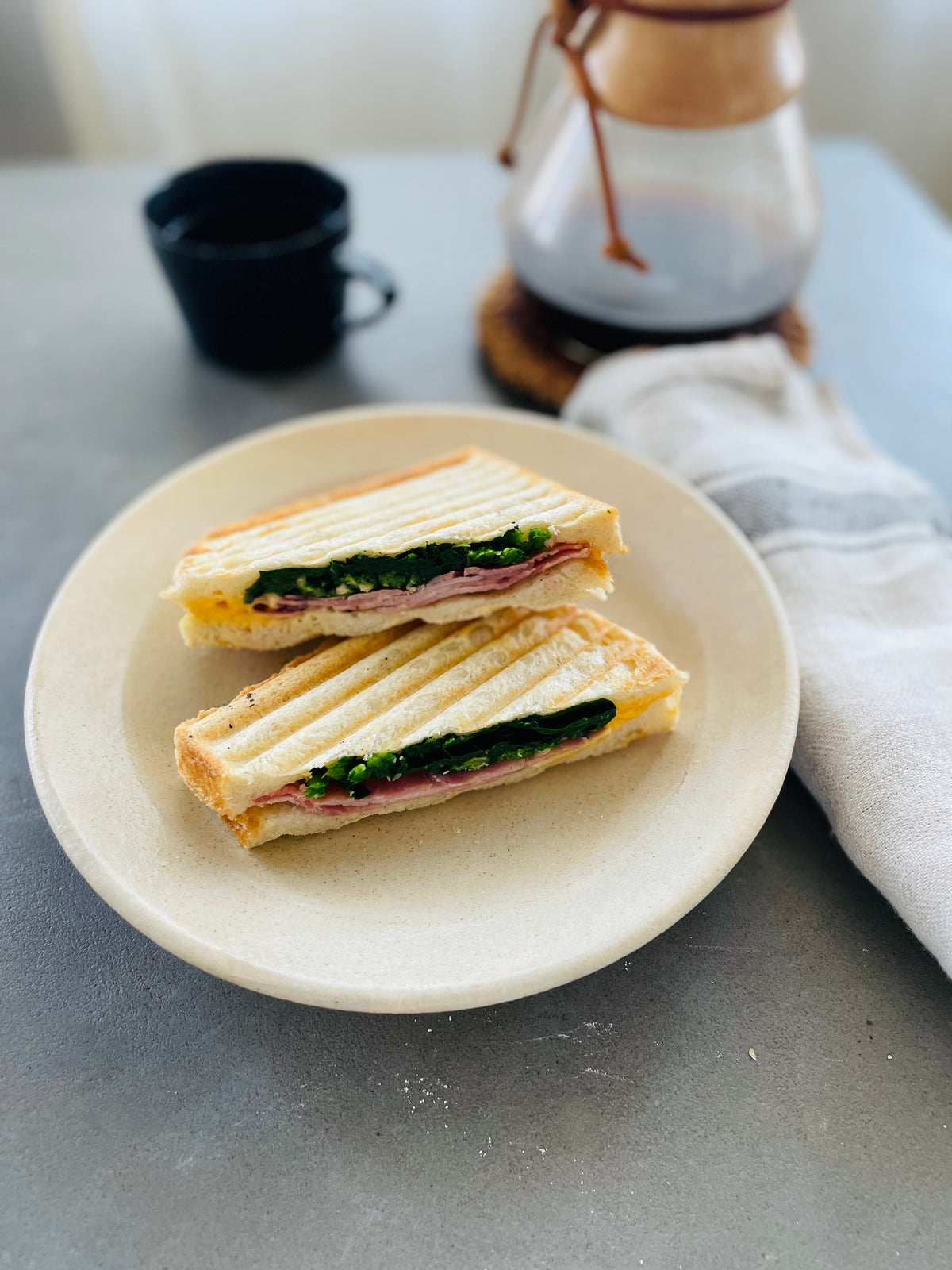 ハムとほうれん草とチェダーチーズのホットサンド(ワッフル&ホットサンドベーカー)