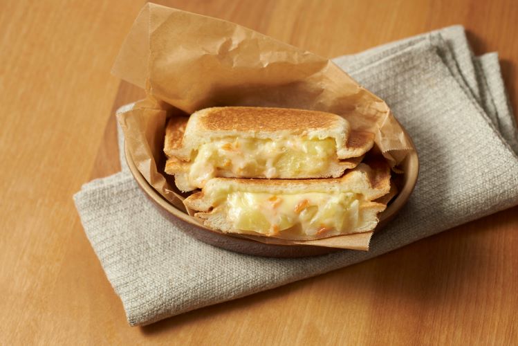 クリームシチューホットサンド（厚焼きホットサンドベーカー“goooodⅡ